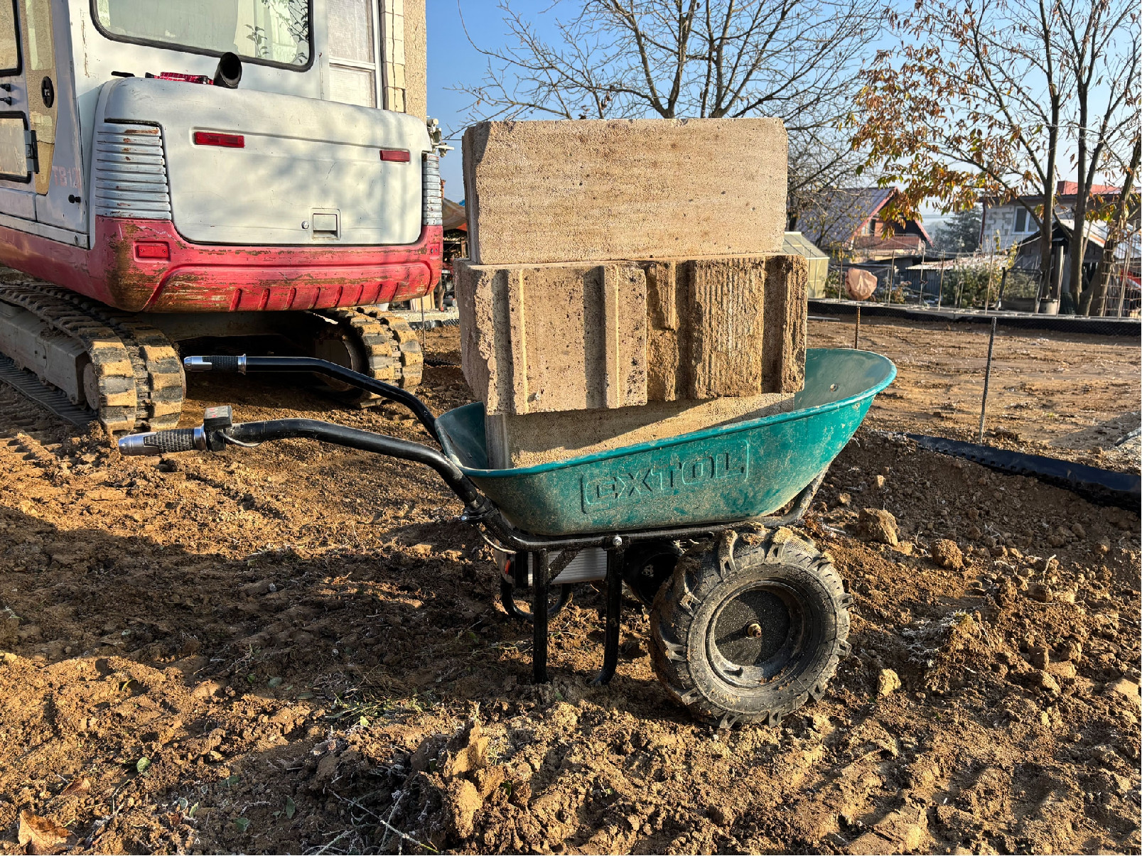kolečko dvoukolák s převodovkou aku, 260kg, 100l, 40V Li-ion, 6Ah - Obrázek 7