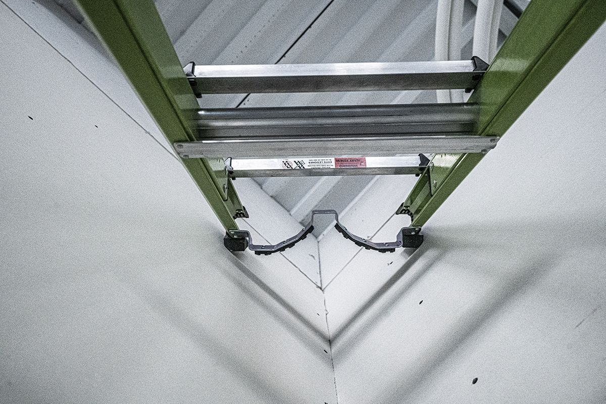 Profesionální, nevodivý, kombinovaný žebřík King Kombo XT, Délka 2.44 m – 4.85 m - Obrázek 13